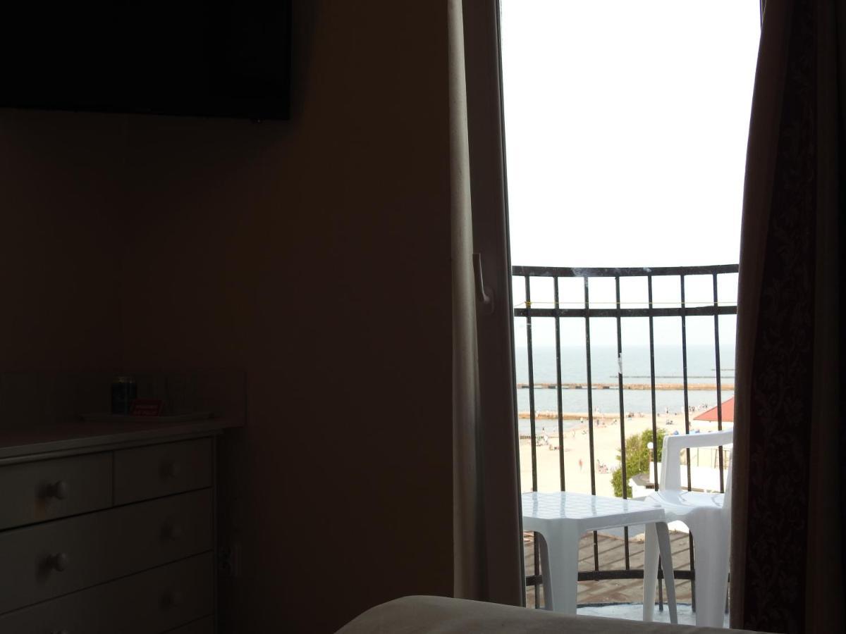 ニエホジェ Baltyk Nad Morzem-Przy Plazy Bed & Breakfast エクステリア 写真