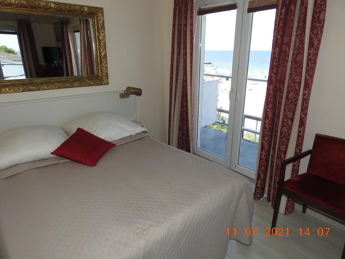 ニエホジェ Baltyk Nad Morzem-Przy Plazy Bed & Breakfast エクステリア 写真