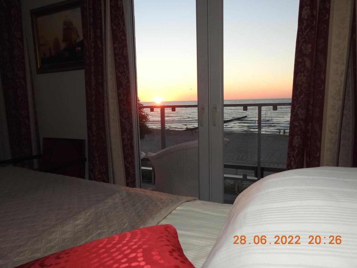ニエホジェ Baltyk Nad Morzem-Przy Plazy Bed & Breakfast エクステリア 写真