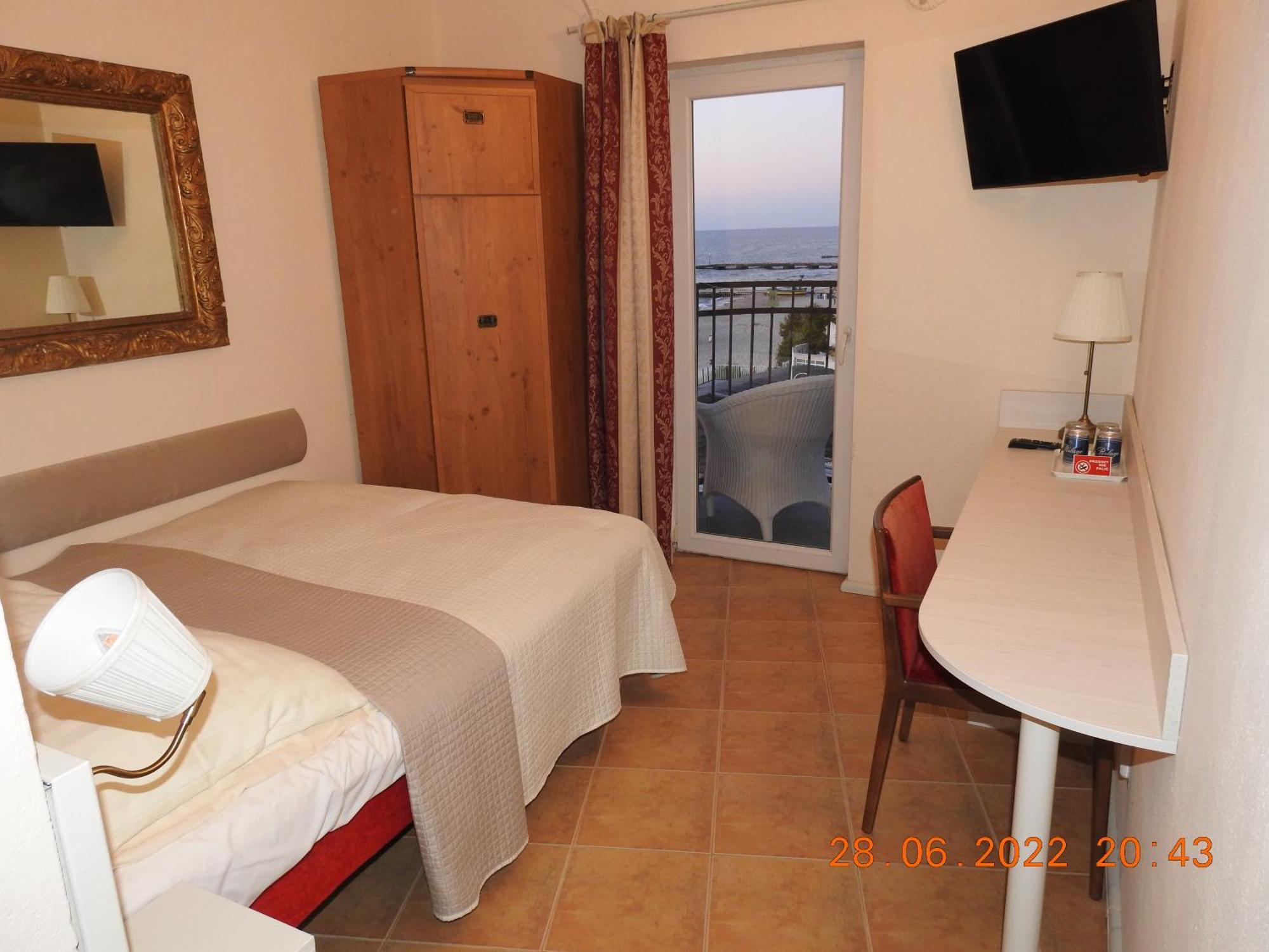 ニエホジェ Baltyk Nad Morzem-Przy Plazy Bed & Breakfast エクステリア 写真